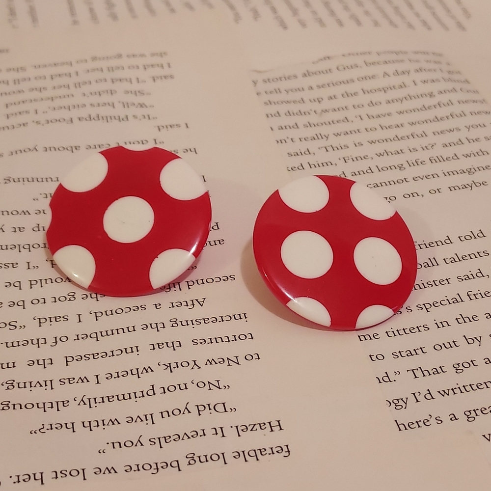 Polka-dot earrings